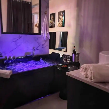 Sauvage-love Room****, Centre-historique *